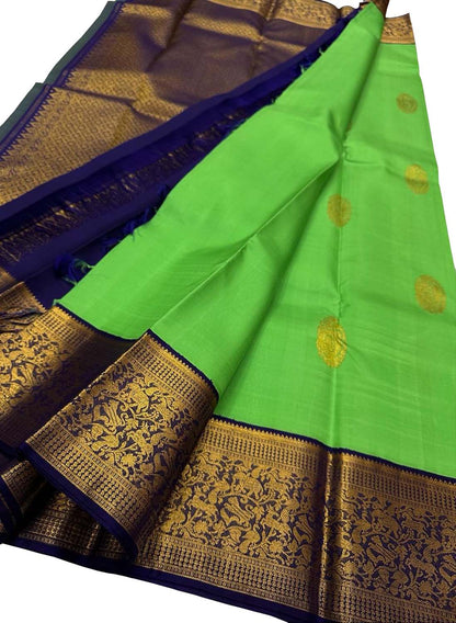 Emerald Elegance: Green Kanjeevaram Silk Saree - Luxurion World