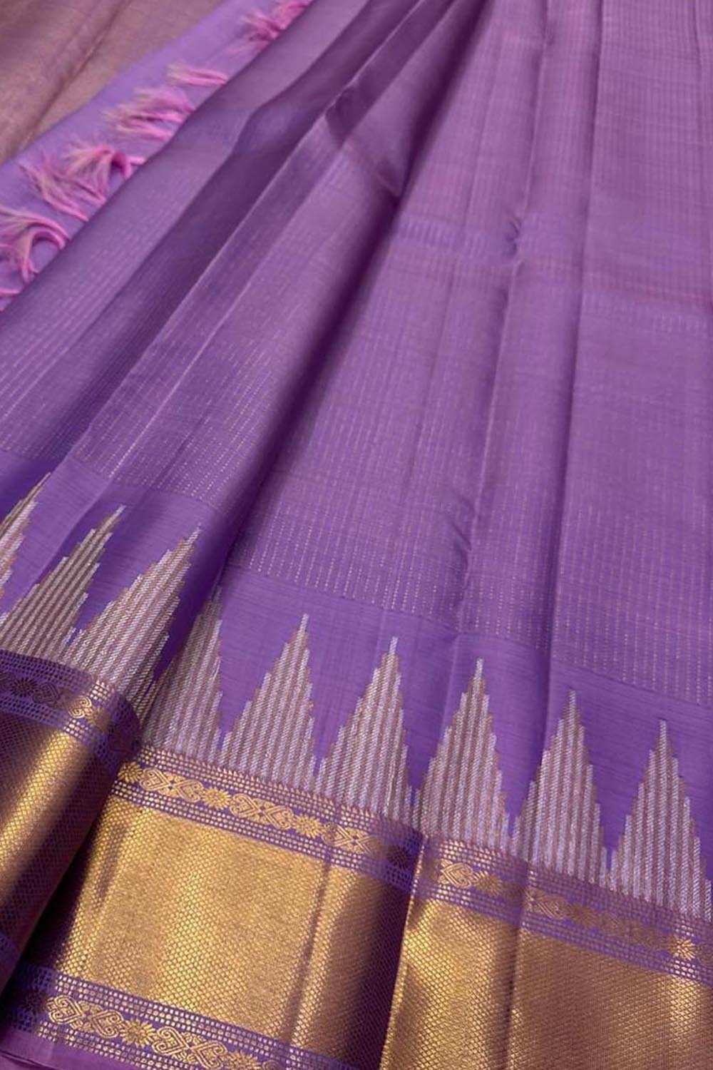 Exquisite Purple Kanjeevaram Silk Saree - Handloom Beauty - Luxurion World