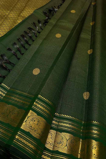 Green Kanjeevaram Pure Silk Saree: Elegant Emerald Beauty - Luxurion World