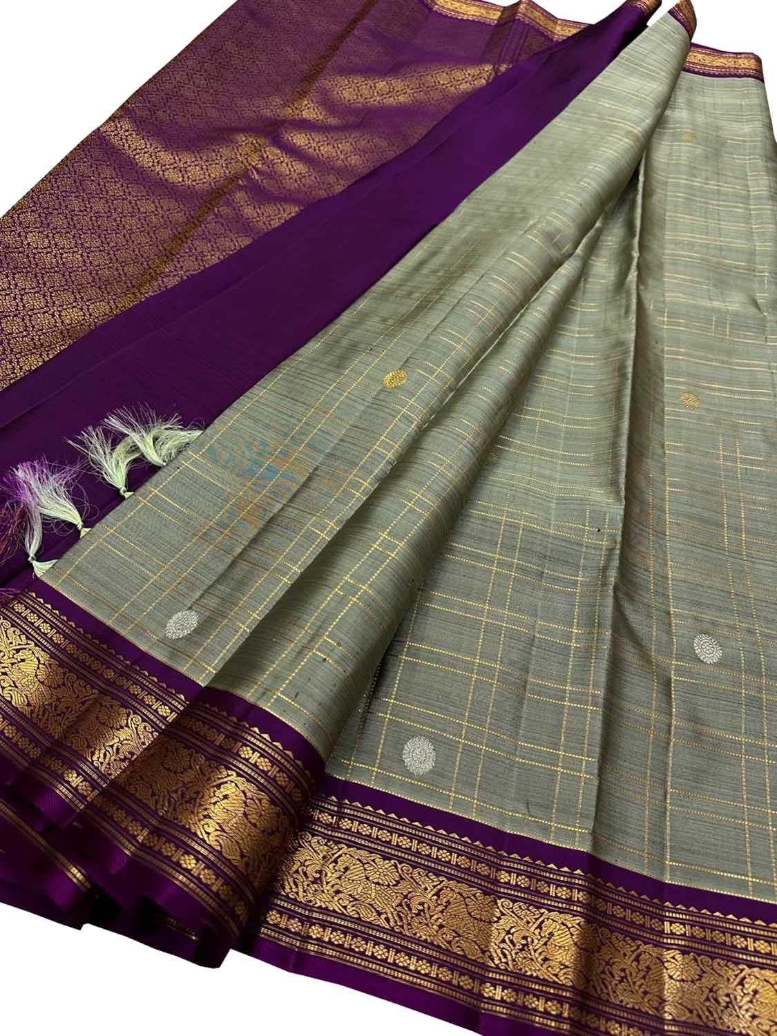 Exquisite Grey Kanjeevaram Pure Silk Saree - Handloom Beauty - Luxurion World