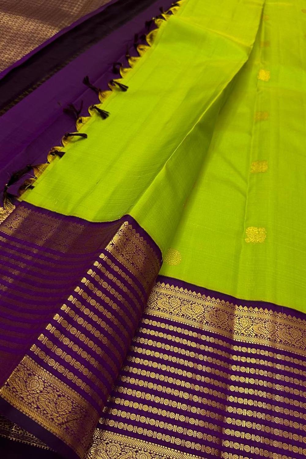 Green Kanjeevaram Pure Silk Saree - Handloom Elegance - Luxurion World