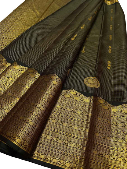 Exquisite Black Kanjeevaram Silk Saree - Handloom Beauty - Luxurion World