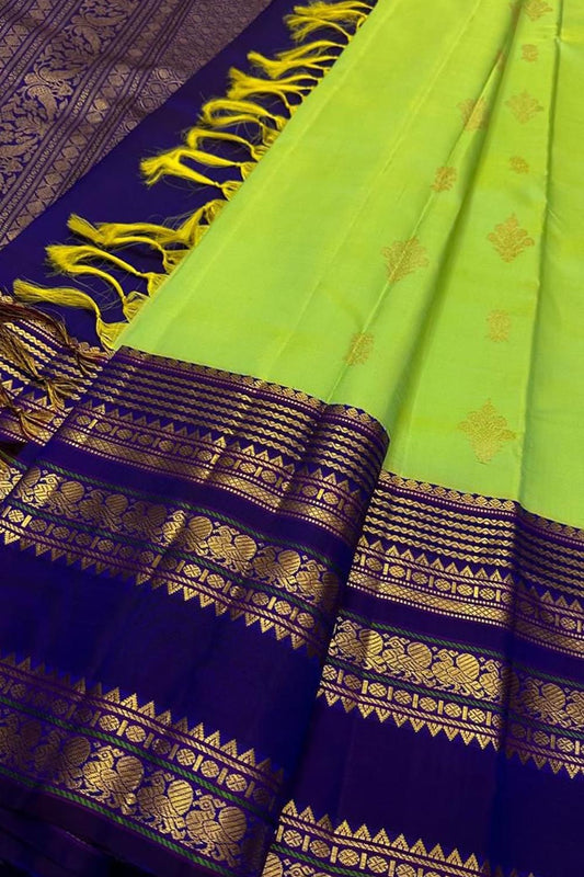 Emerald Elegance: Green Kanjeevaram Pure Silk Saree - Luxurion World