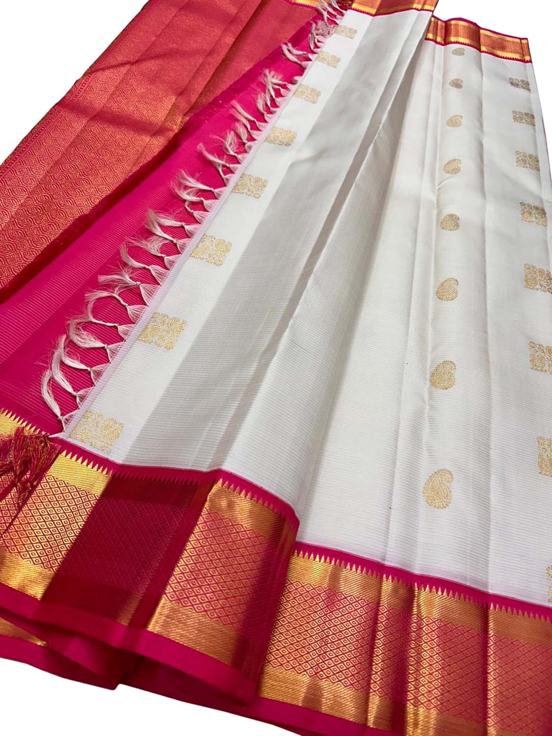 Elegant Off White Silk Saree with Handloom Kanjeevaram - Luxurion World