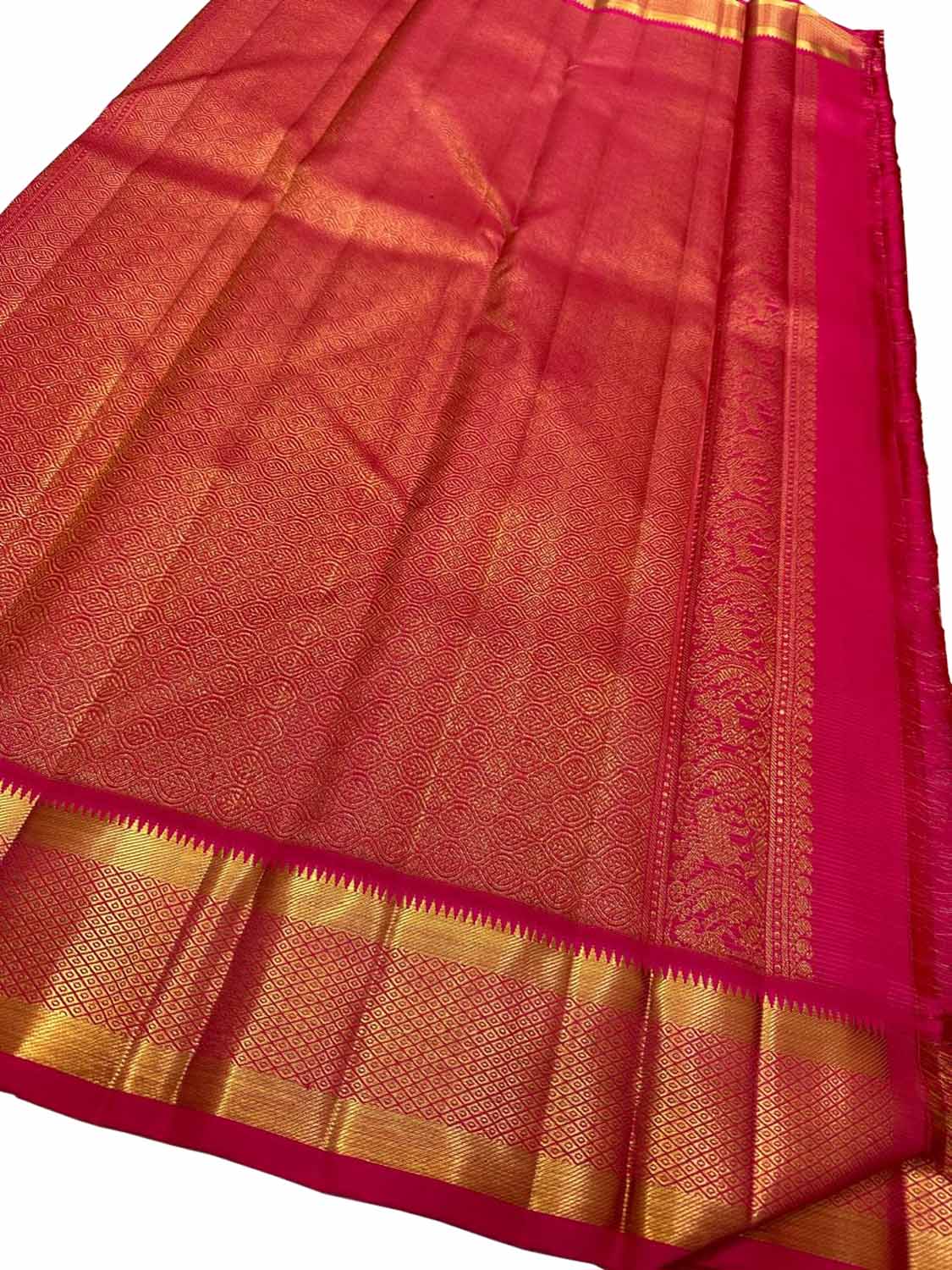 Elegant Off White Silk Saree with Handloom Kanjeevaram - Luxurion World
