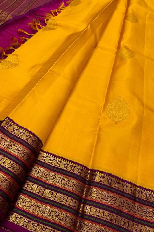 Golden Glow: Handloom Kanjeevaram Silk Saree - Luxurion World