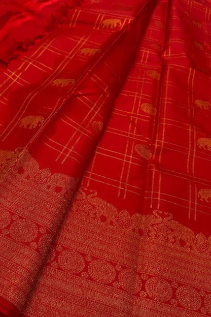 Exquisite Red Kanjeevaram Handloom Silk Saree - Luxurion World