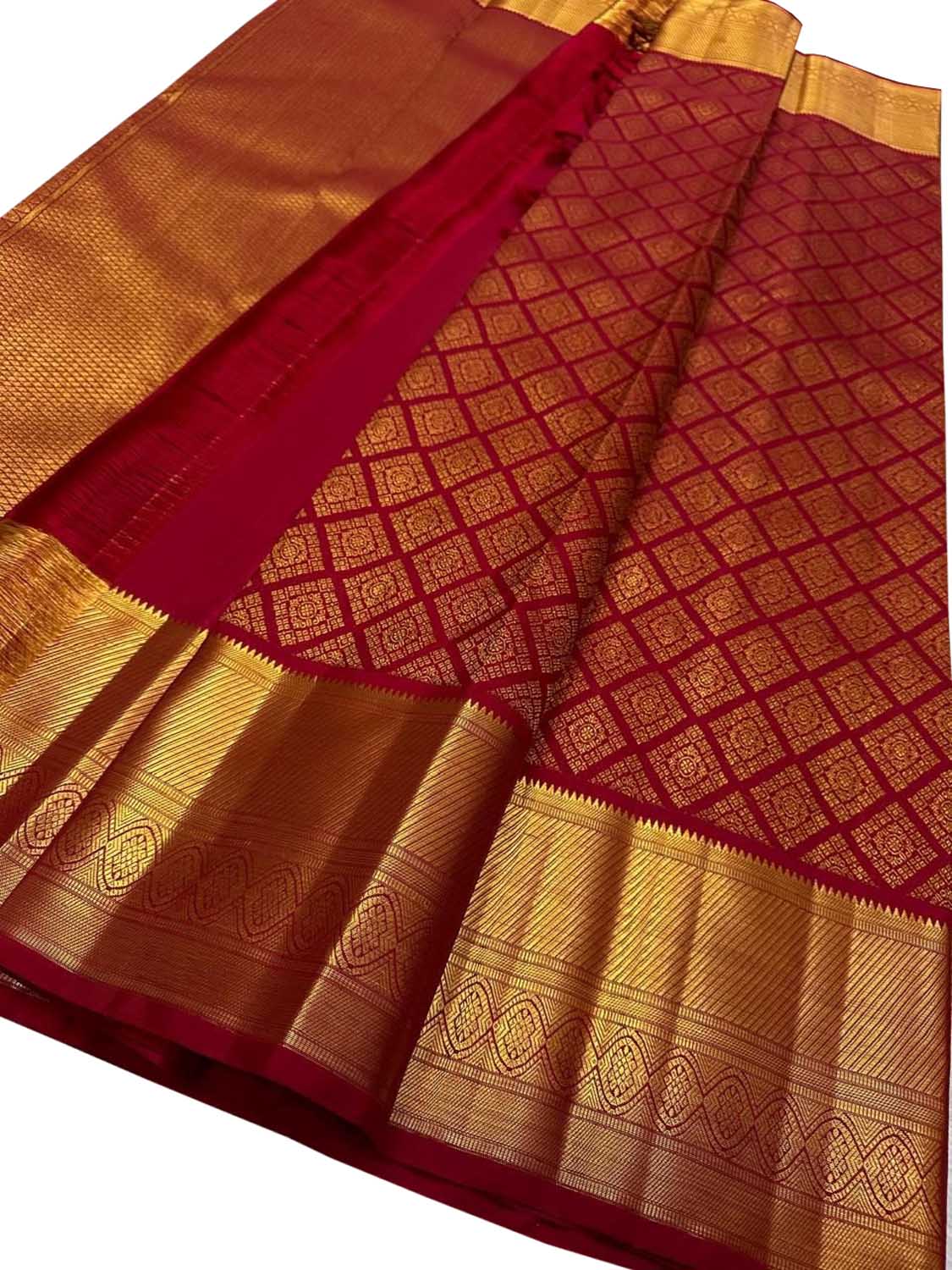 Exquisite Red Kanjeevaram Silk Saree - Handloom Beauty - Luxurion World
