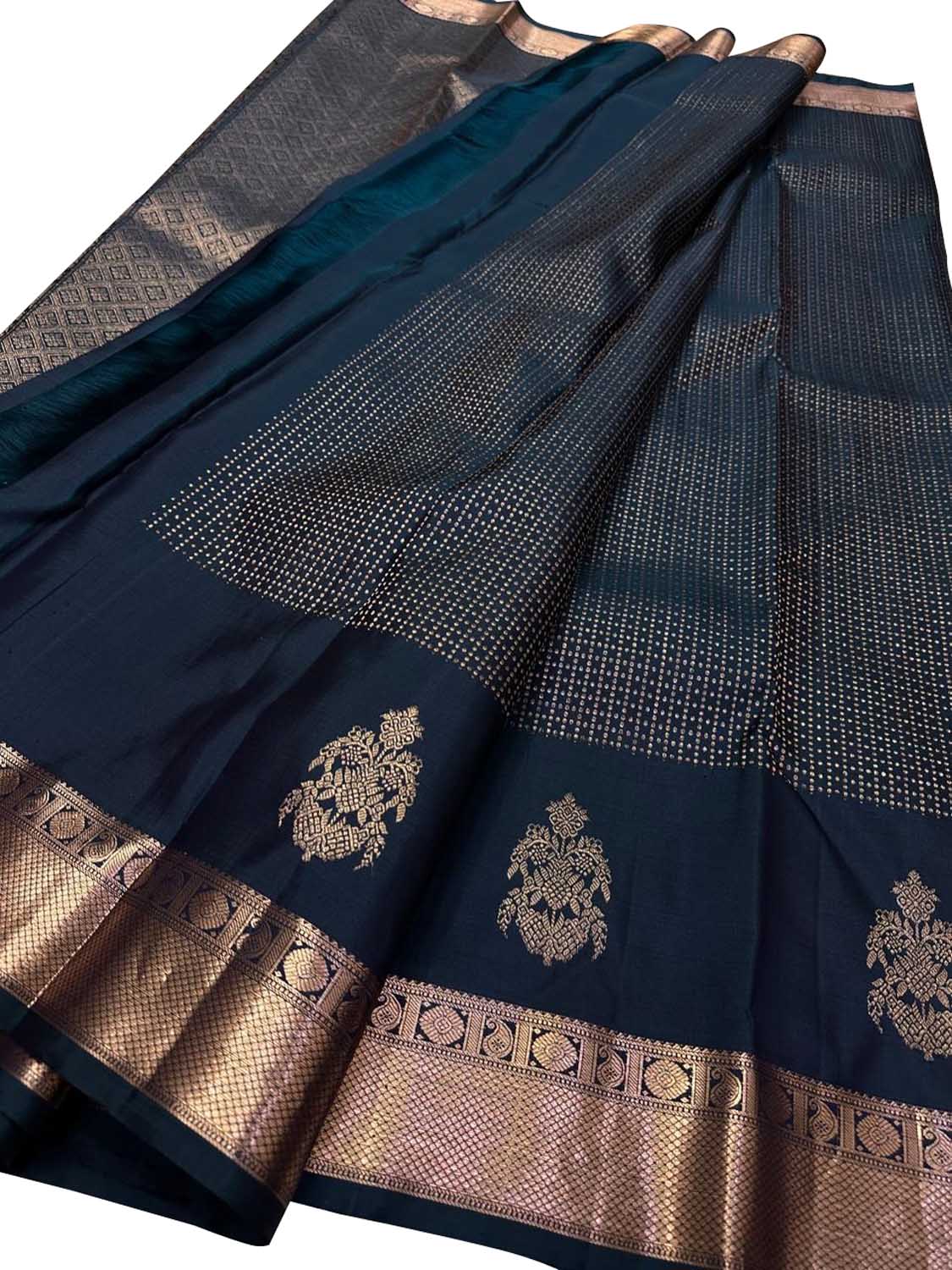 Blue Handloom Kanjeevaram Pure Silk Saree - Elegant and Timeless - Luxurion World
