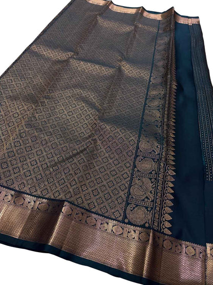 Blue Handloom Kanjeevaram Pure Silk Saree - Elegant and Timeless - Luxurion World