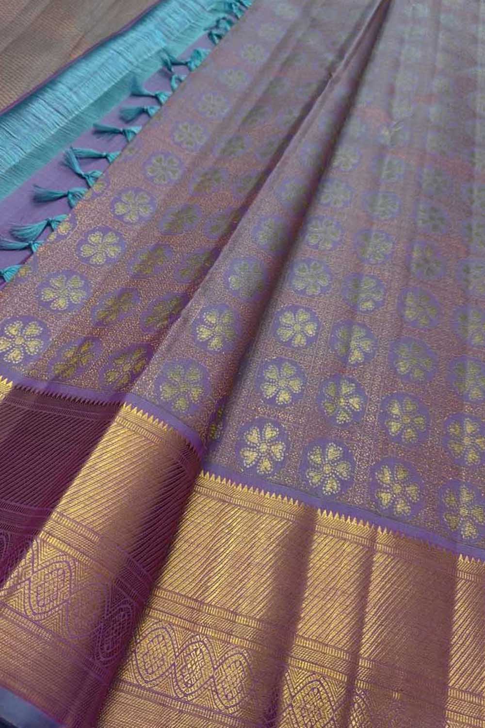 Exquisite Purple Handloom Kanjeevaram Silk Flower Design Saree - Luxurion World