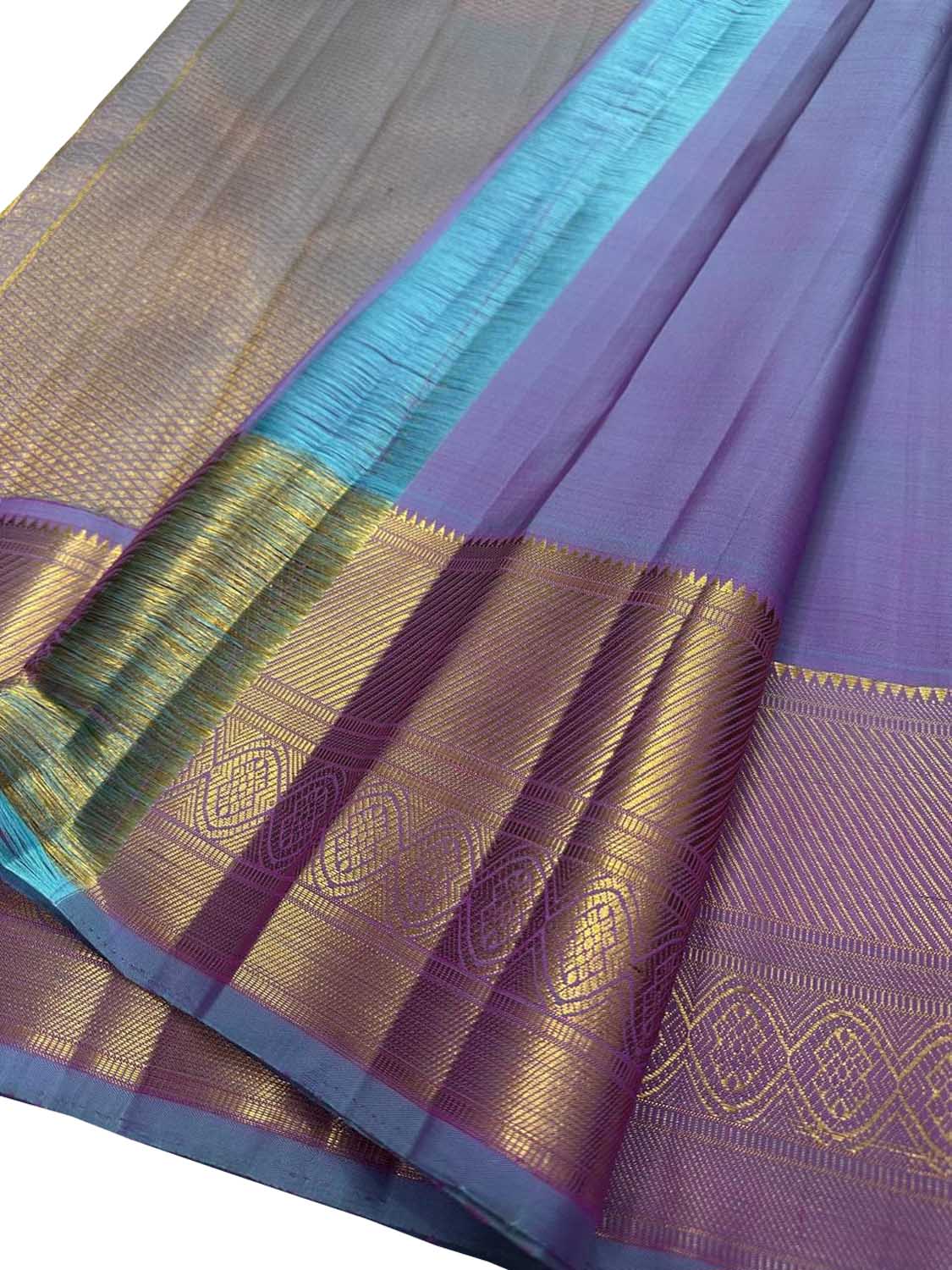 Exquisite Purple Handloom Kanjeevaram Silk Flower Design Saree - Luxurion World