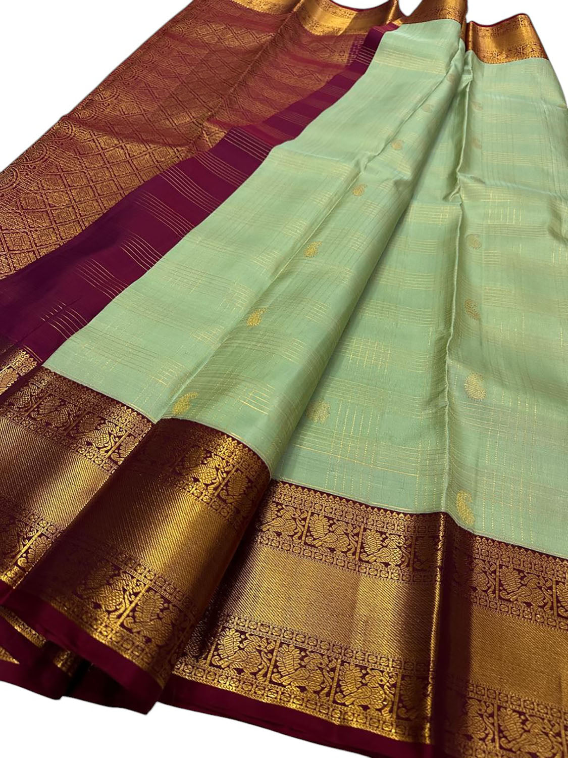 Green Handloom Kanjeevaram Pure Silk Paisley Design Saree - Luxurion World