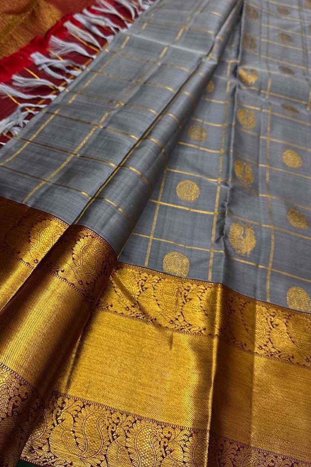 Elegant Grey Handloom Kanjeevaram Pure Silk Checks Saree - Luxurion World