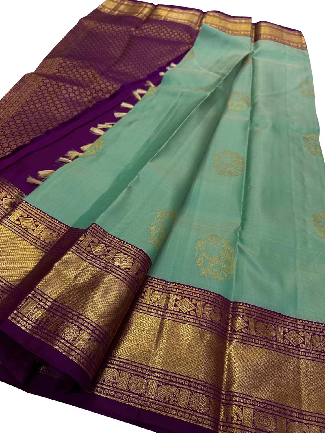Green Handloom Kanjeevaram Pure Silk Saree - Elegant Choice - Luxurion World