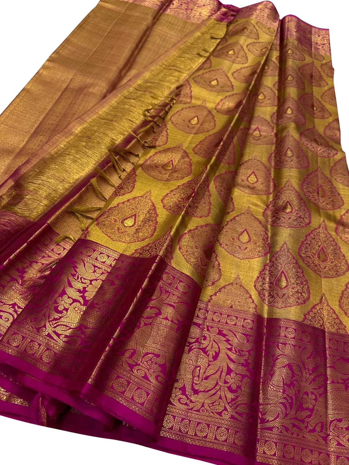 Exquisite Golden Handloom Kanjeevaram Pure Silk Saree - Luxurion World