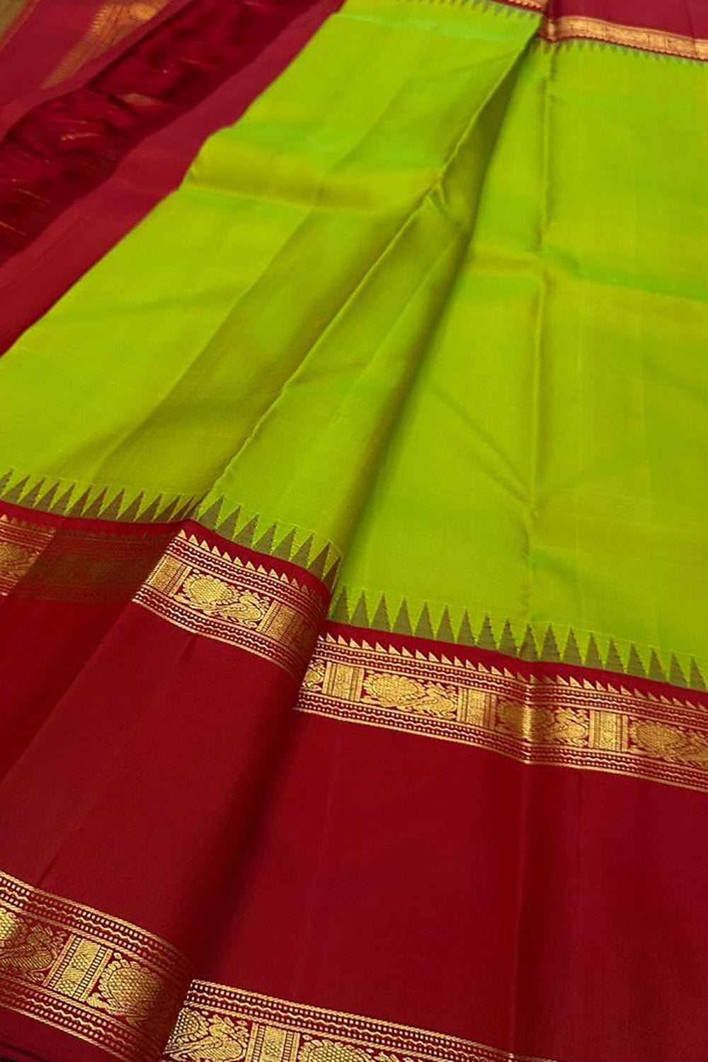 Green And Red Handloom Kanjeevaram Pure Silk Saree - Luxurion World
