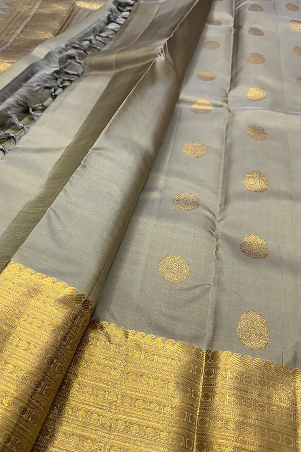 Grey And Golden Handloom Kanjeevaram Pure Silk Saree - Luxurion World