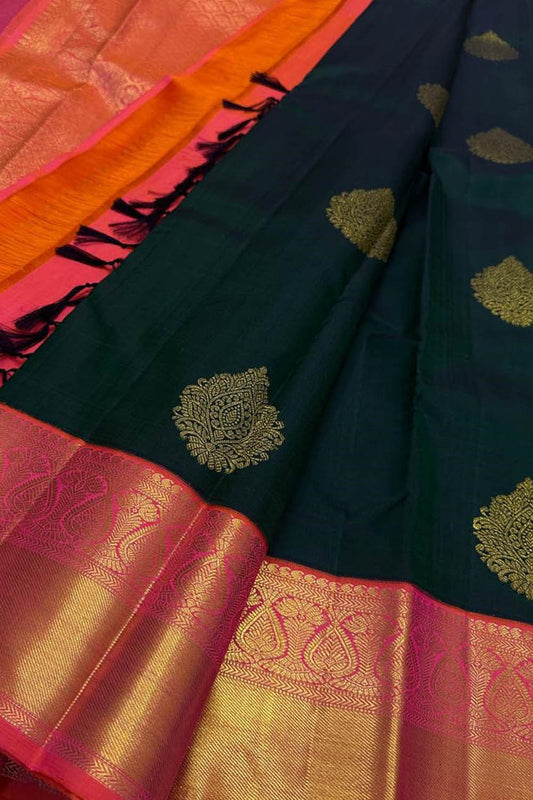 Green Handloom Kanjeevaram Pure Silk Saree - Elegant and Luxurious - Luxurion World