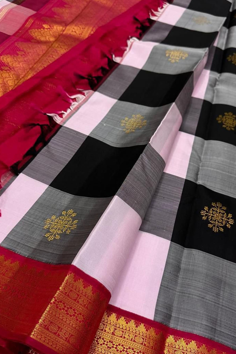 Multicolor Kanjeevaram Handloom Pure Silk Checks Design Saree - Luxurion World