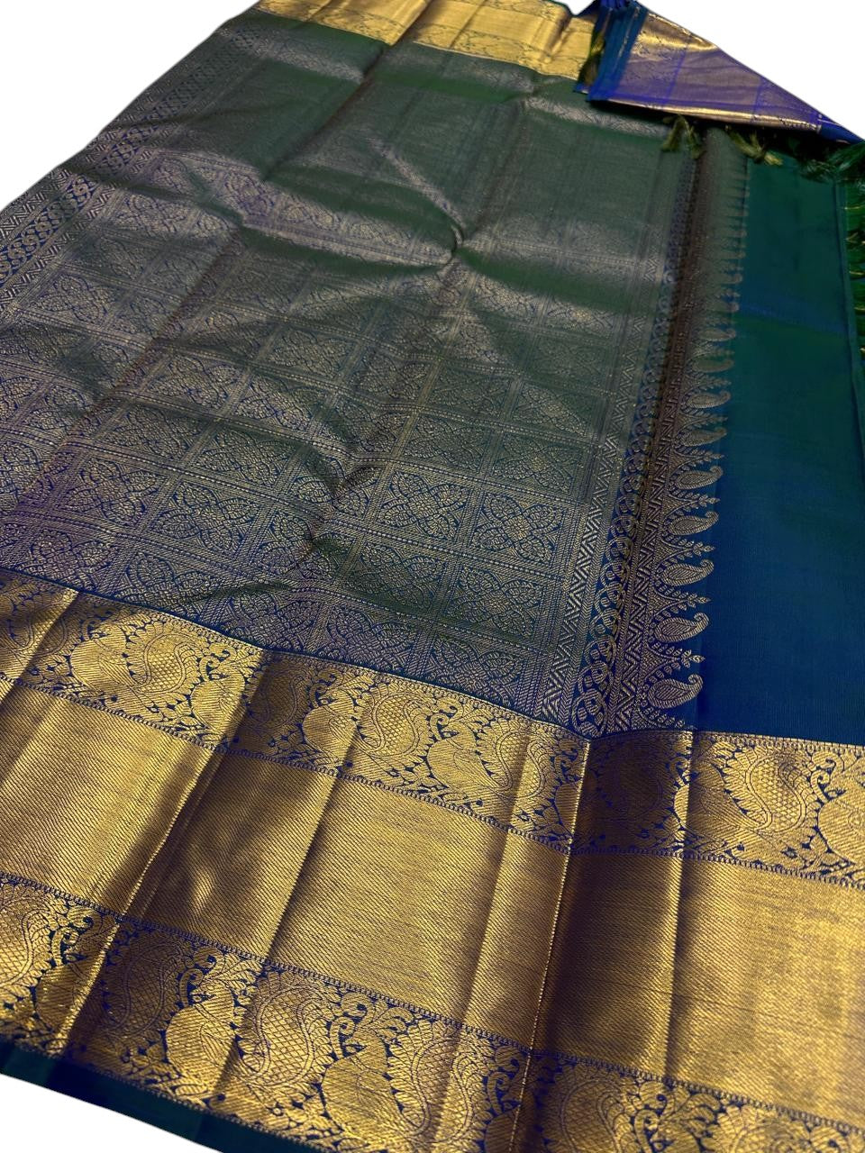 Blue Handloom Kanjeevaram Pure Silk Saree - Luxurion World