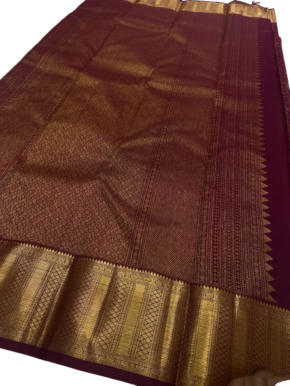 Elegant Maroon Handloom Kanjeevaram Pure Silk Saree - Luxurion World