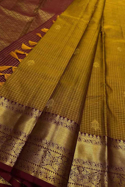 Green Handloom Kanjeevaram Pure Silk Saree - Elegant and Luxurious - Luxurion World