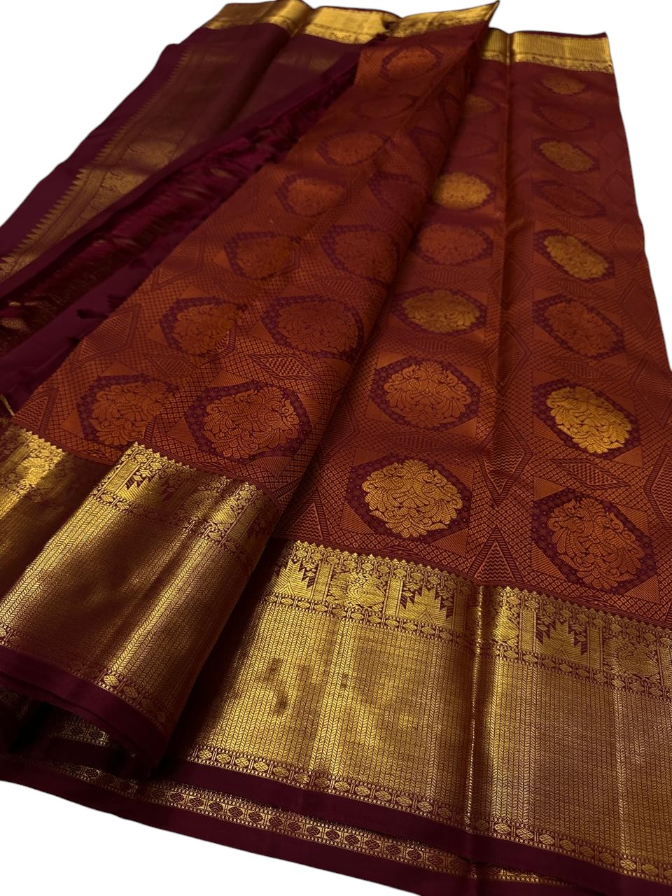 Exquisite Maroon Handloom Kanjeevaram Silk Saree - Luxurion World