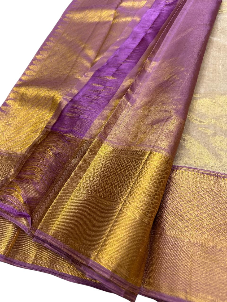 Exquisite Golden Handloom Kanjeevaram Silk Saree - Luxurion World