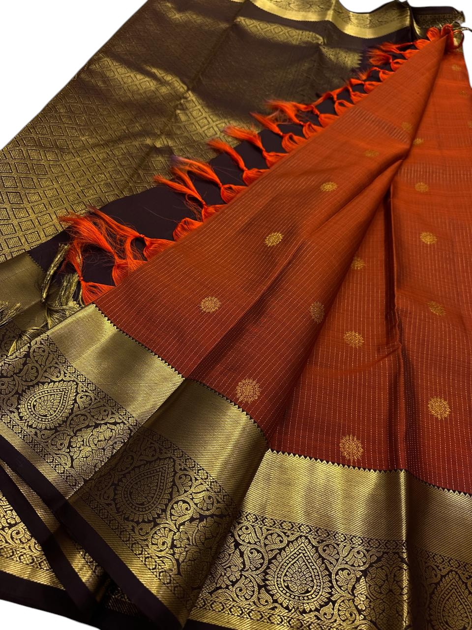 Brown Handloom Kanjeevaram Pure Silk Saree - Elegant and Luxurious - Luxurion World