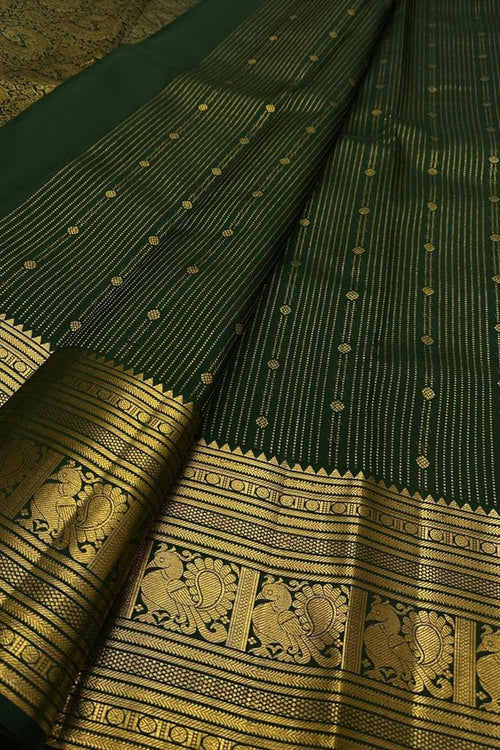 Green Handloom Kanjeevaram Pure Silk Saree - Elegant and Luxurious - Luxurion World