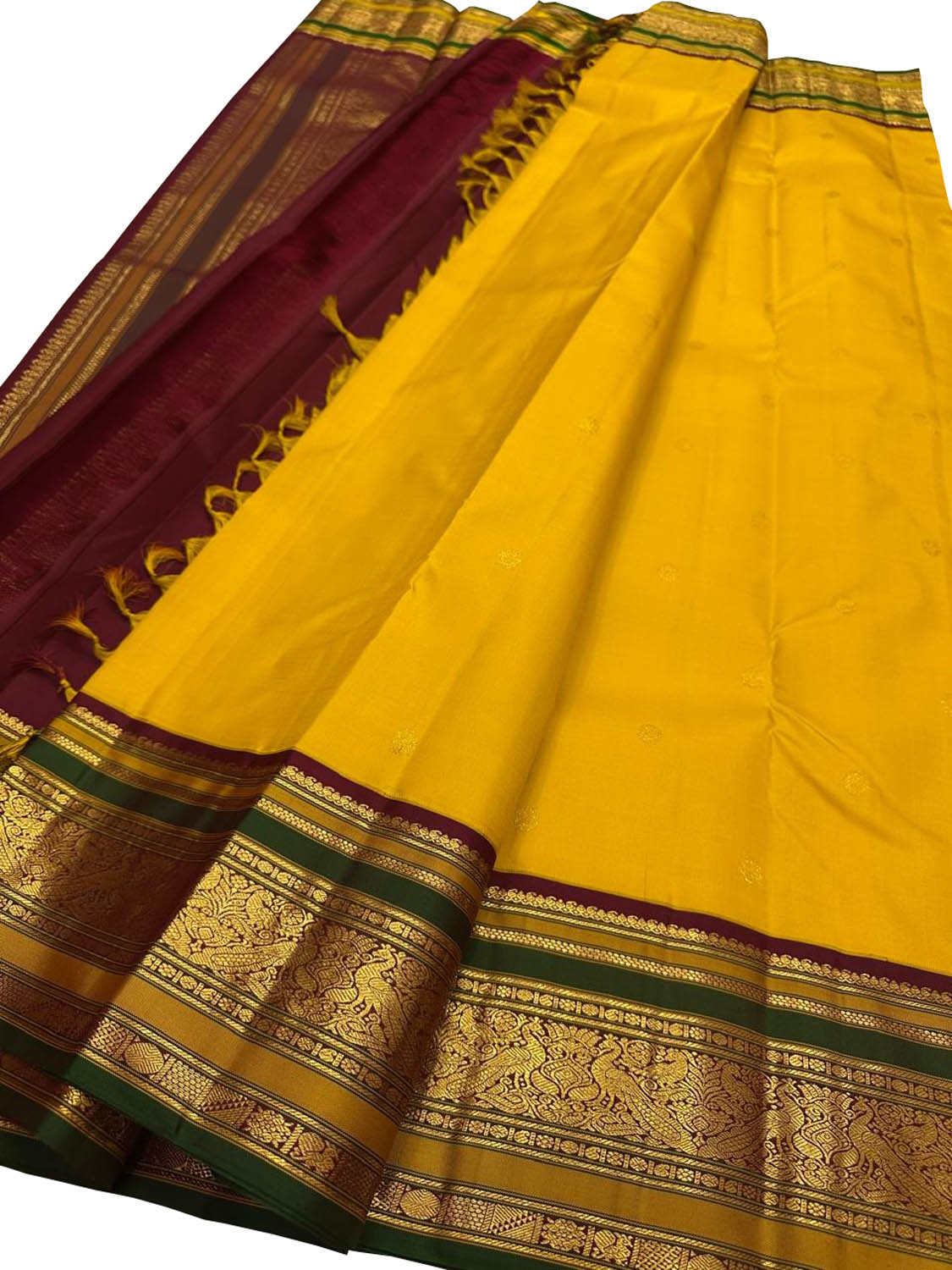 Golden Glow: Handloom Kanjeevaram Pure Silk Saree - Luxurion World