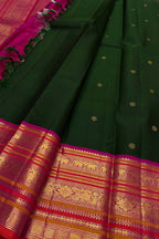 Green Handloom Kanjeevaram Pure Silk Saree - Elegant and Luxurious - Luxurion World