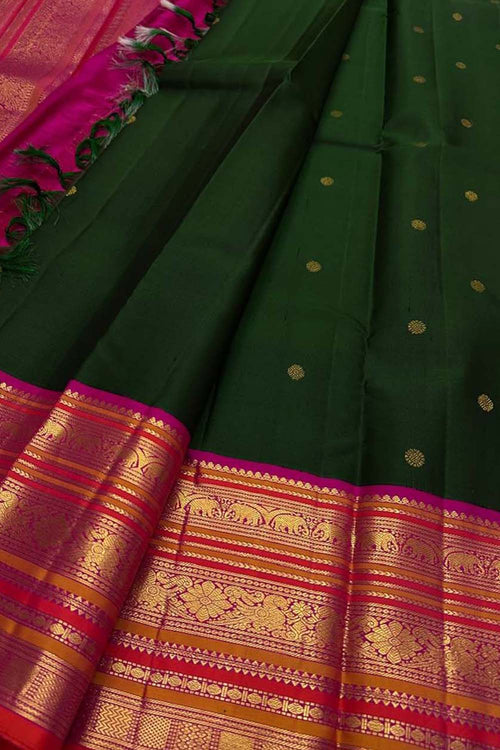 Green Handloom Kanjeevaram Pure Silk Saree - Elegant and Luxurious - Luxurion World
