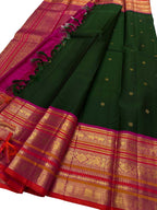 Green Handloom Kanjeevaram Pure Silk Saree - Elegant and Luxurious - Luxurion World