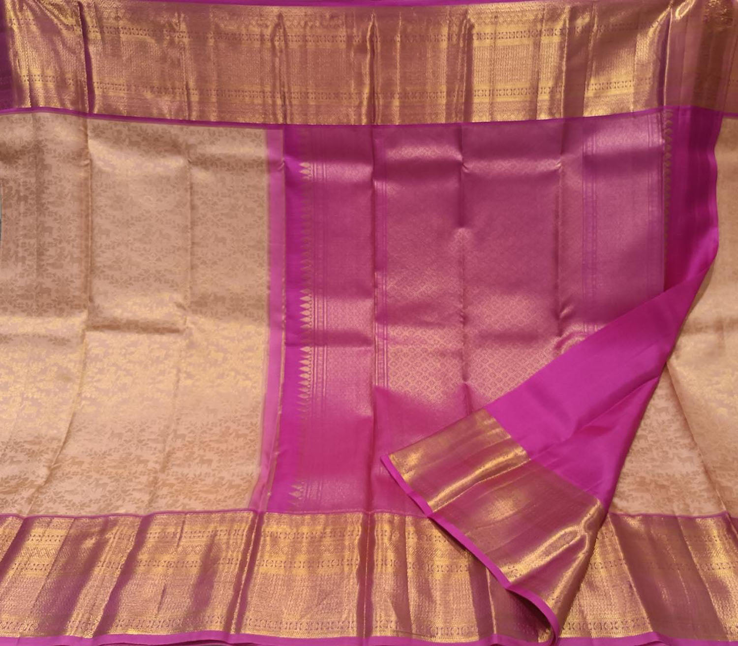 Pure Silk Pink Handloom Kanjeevaram Saree: Traditional Elegance - Luxurion World