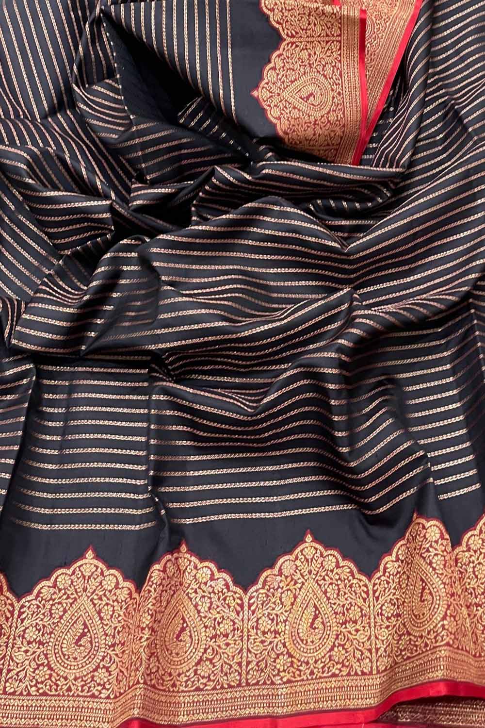 Opulent Black Handloom Kanjeevaram Silk Saree - Luxurion World