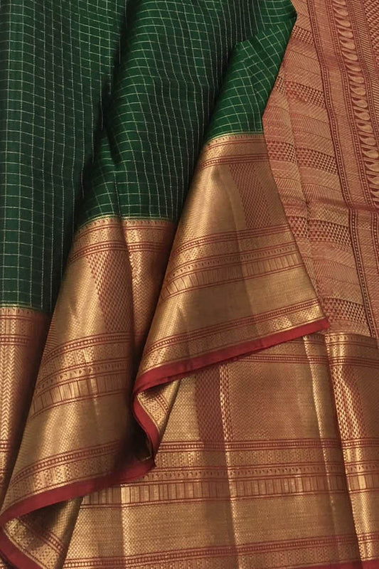Green Handloom Kanjeevaram Pure Silk Saree - Elegant and Timeless - Luxurion World