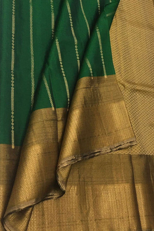 Green Handloom Kanjeevaram Pure Silk Saree - Elegant and Luxurious - Luxurion World