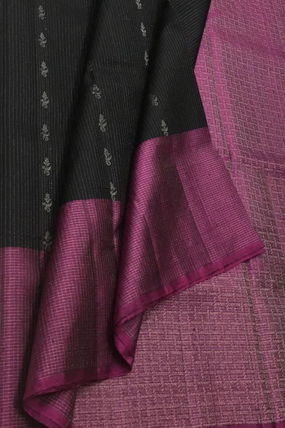 Exquisite Black Kanjeevaram Handloom Silk Saree - Luxurion World
