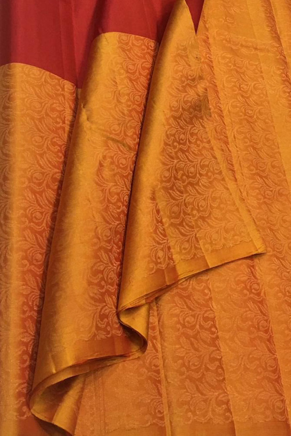 Exquisite Red Kanjeevaram Silk Saree - Handloom Beauty - Luxurion World