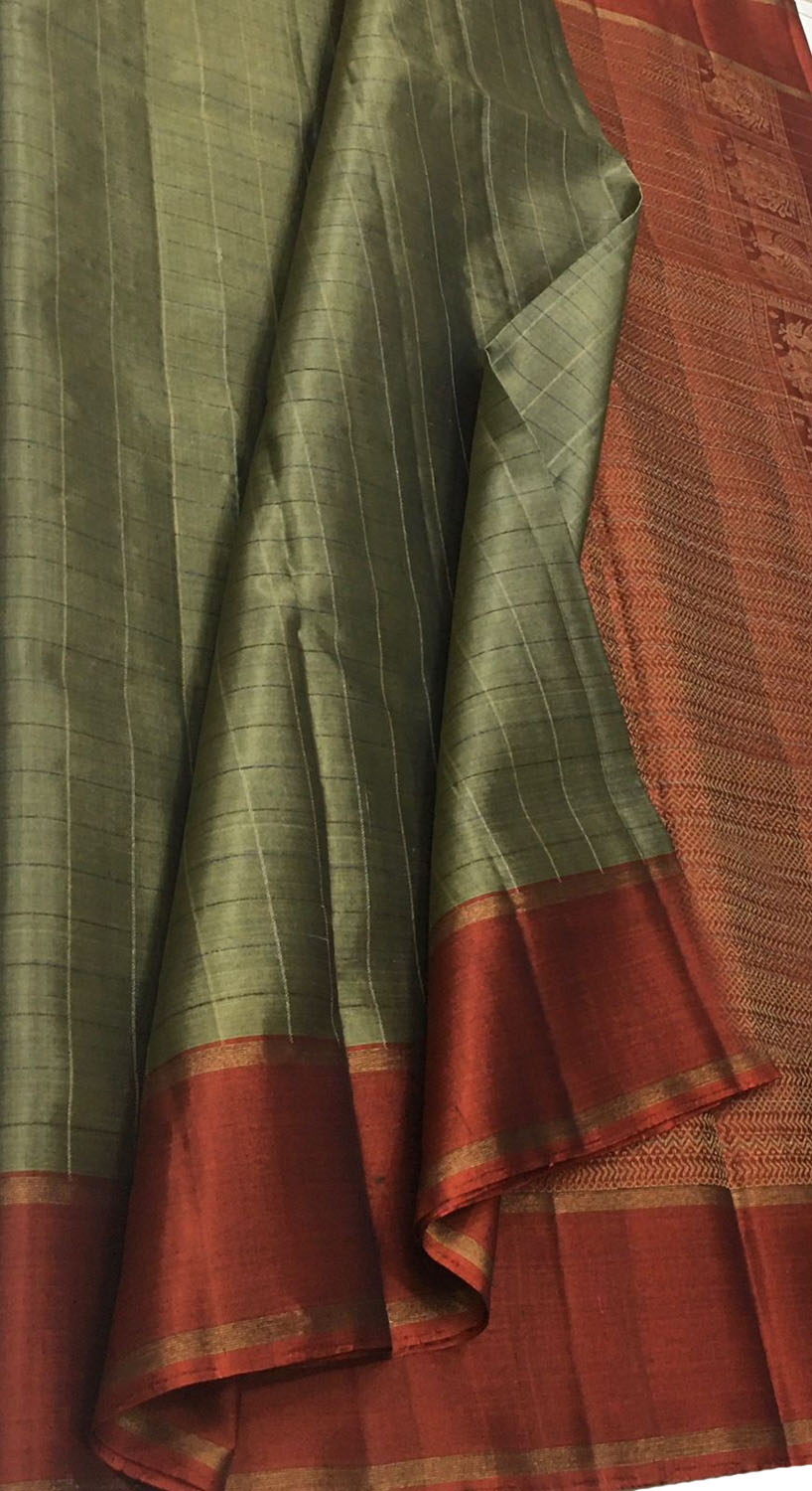 Elegant Grey Pure Silk Kanjeevaram Saree - Luxurion World