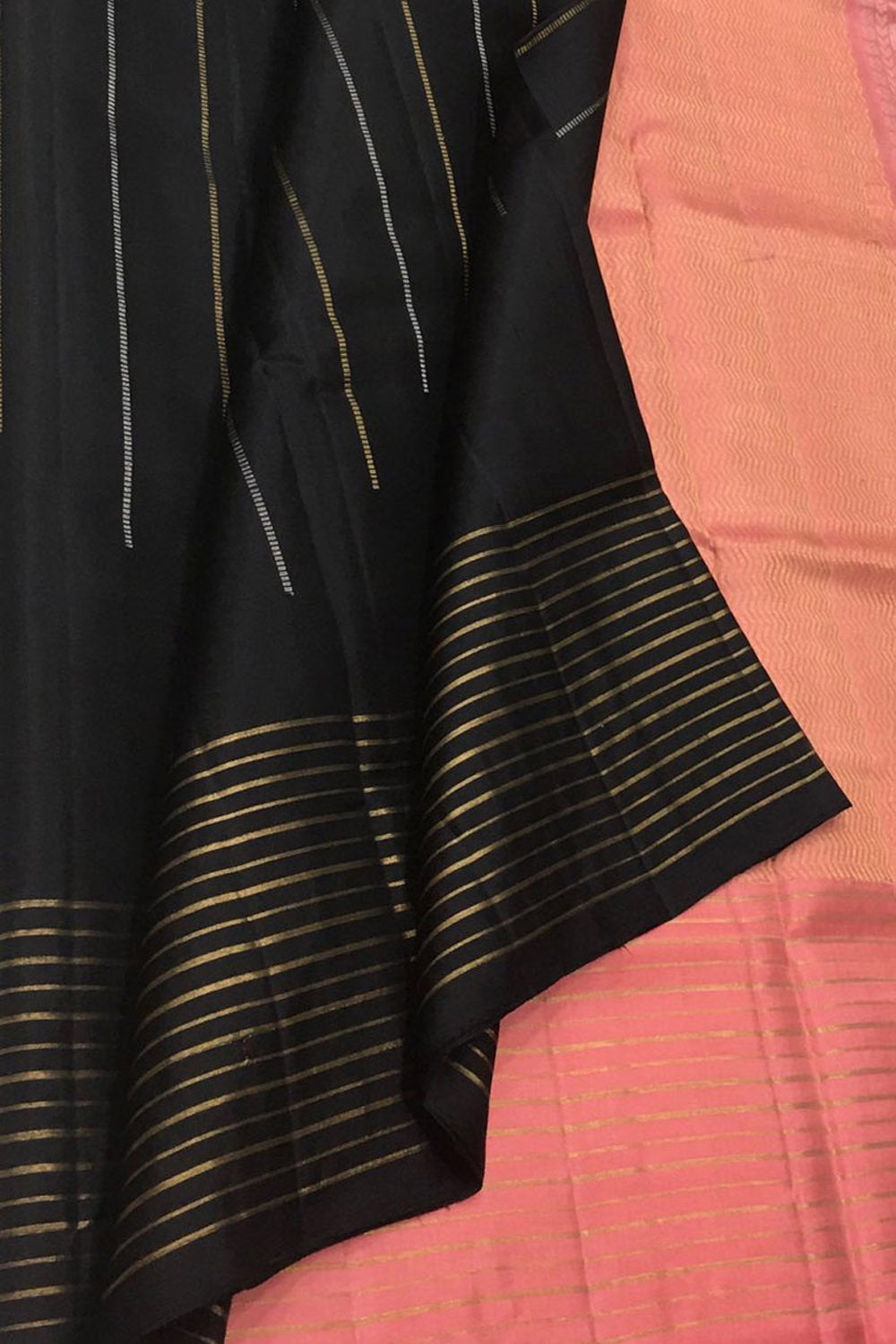 Exquisite Black Kanjeevaram Silk Saree - Handloom Beauty - Luxurion World