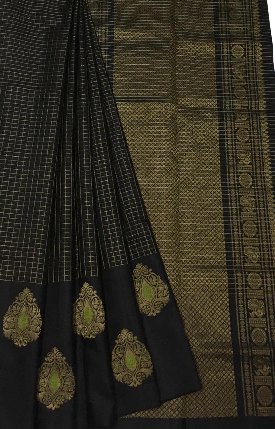Exquisite Black Handloom Kanjeevaram Silk Saree - Luxurion World