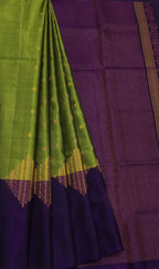 Emerald Elegance: Green Kanjeevaram Pure Silk Saree - Luxurion World