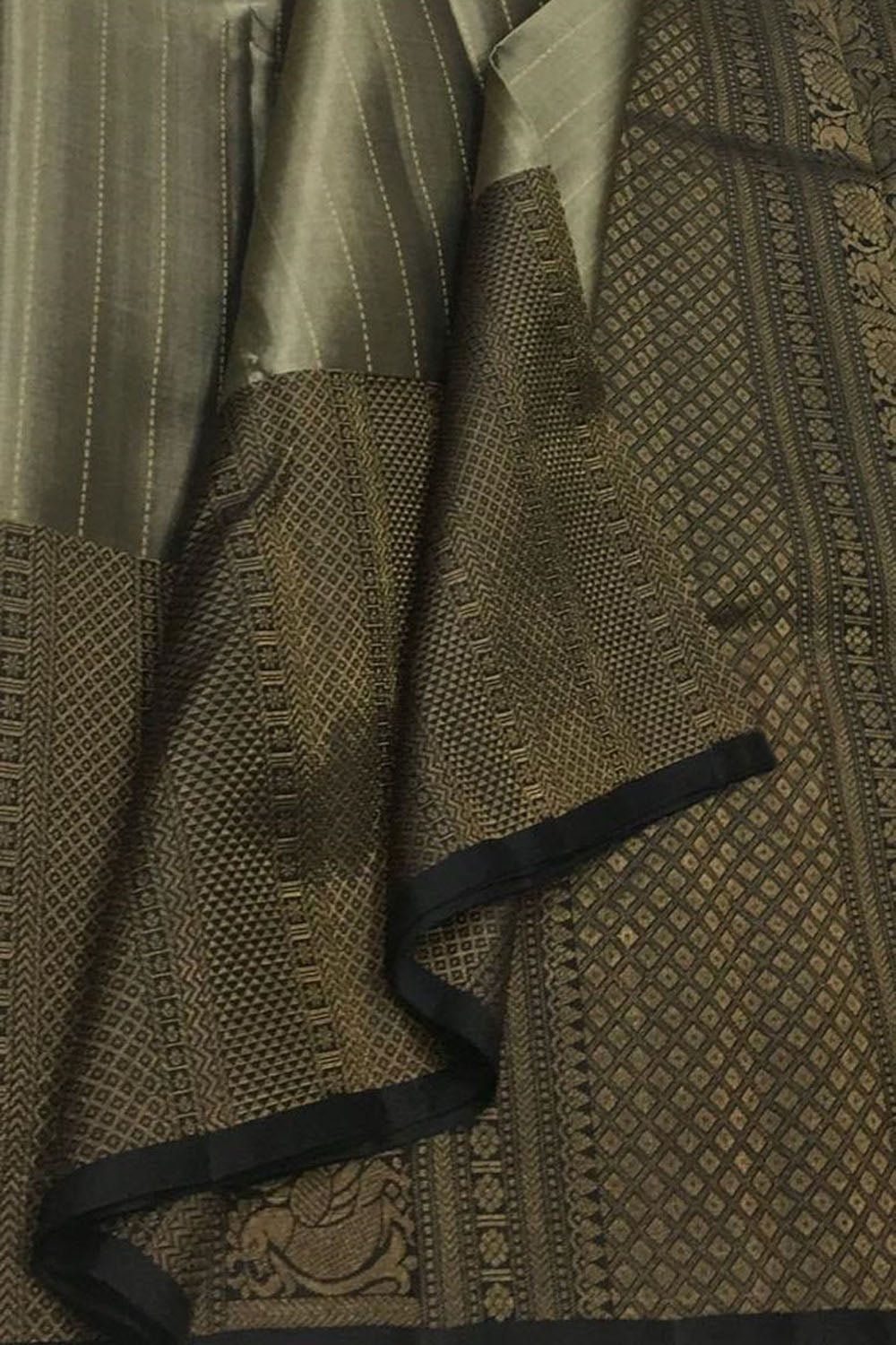 Exquisite Grey Kanjeevaram Handloom Pure Silk Saree - Luxurion World