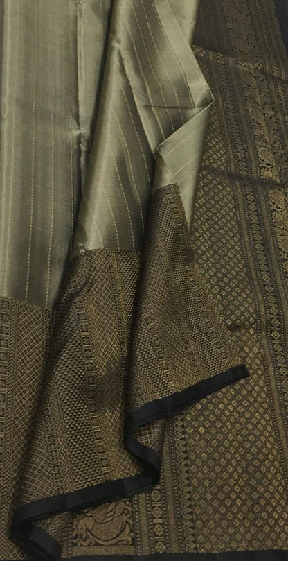 Exquisite Grey Kanjeevaram Handloom Pure Silk Saree - Luxurion World