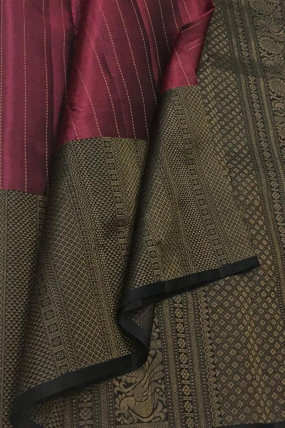Exquisite Maroon & Black Kanjeevaram Handloom Pure Silk Saree - Luxurion World