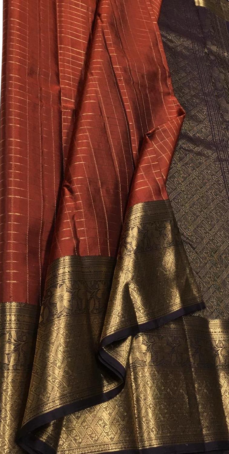 Exquisite Maroon Kanjeevaram Silk Saree - Handloom Beauty - Luxurion World