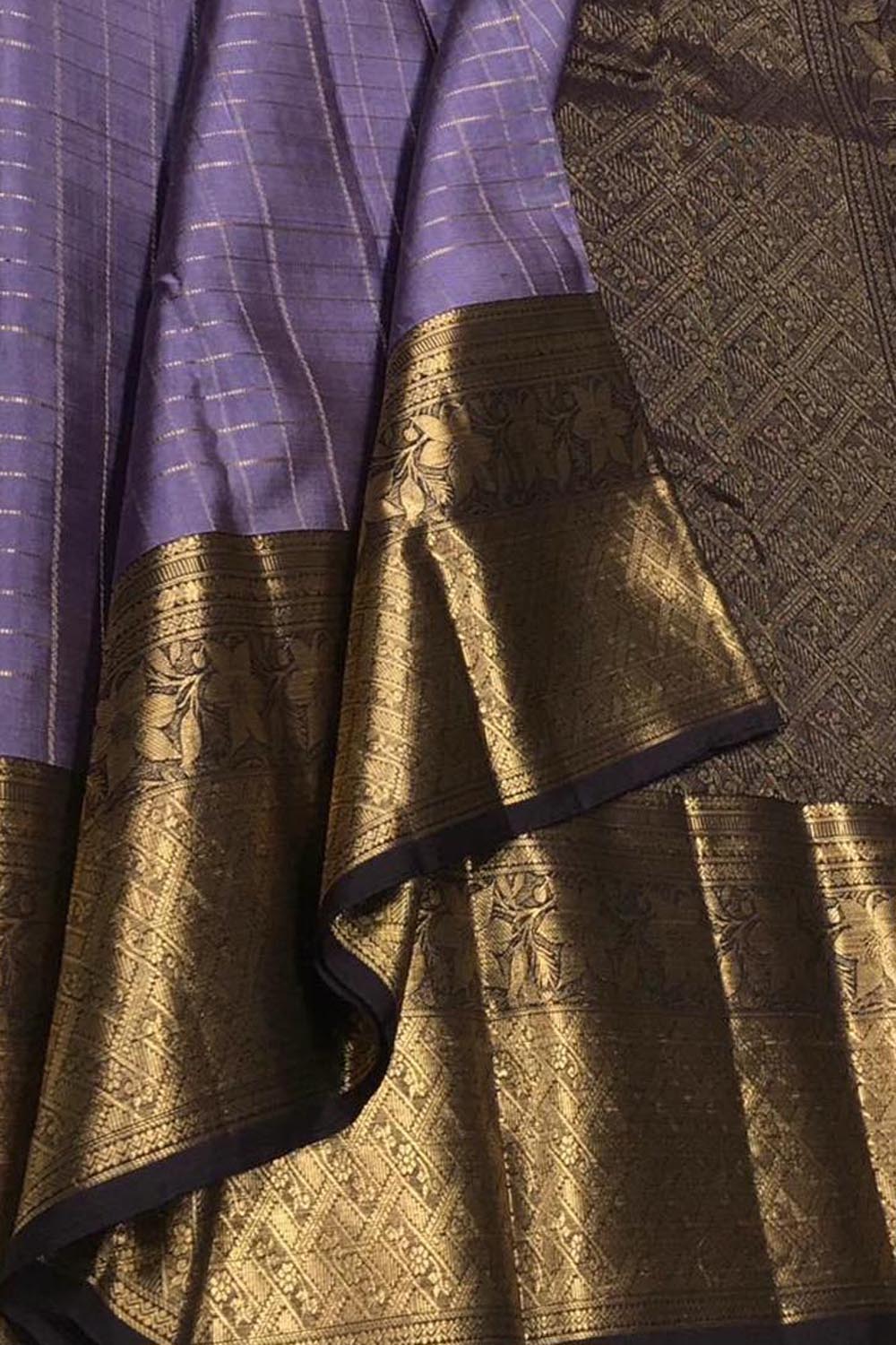 Exquisite Purple Kanjeevaram Silk Saree - Handloom Beauty - Luxurion World